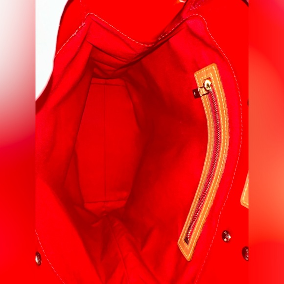 LOUIS VUITTON Red Vernis Tote, Kisslock Vernis wallet & LV Dust Bag EUC! - Picture 9 of 17